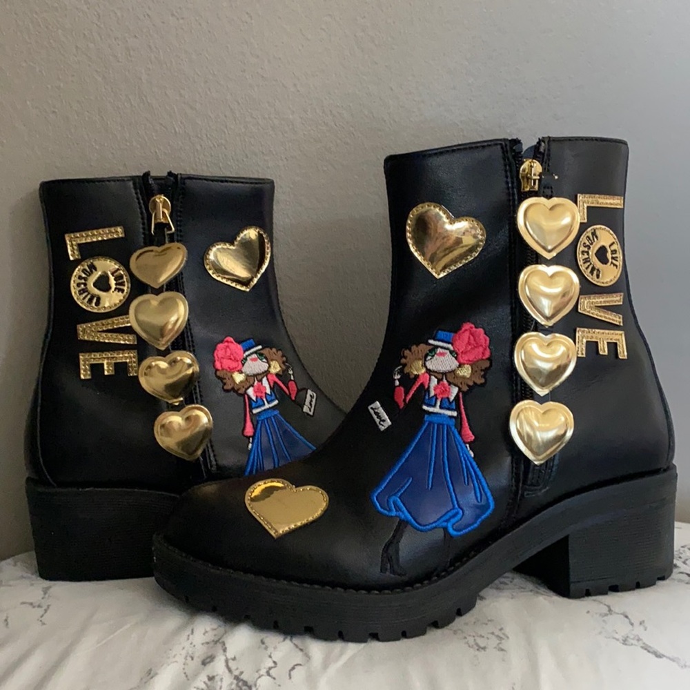 Love Moschino Booties